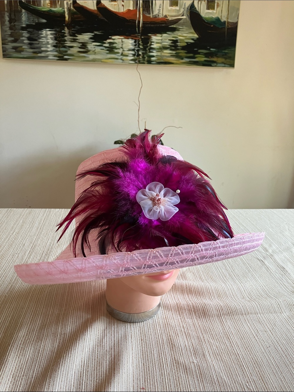 Elegant Pink Hat with Fuchsia Feather Accent